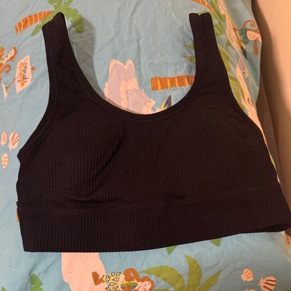 Women's Black Ribbed Sports Bra